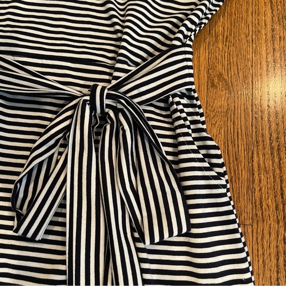 Women's Striped Short Sleeve Dress Tie waist with Pockets - Picture 7 of 13